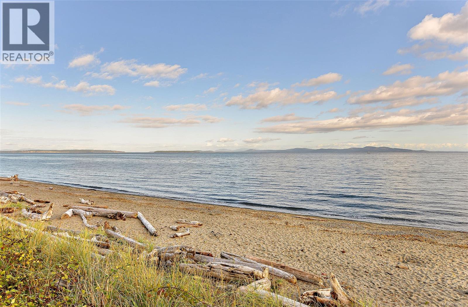 5 5156 Cordova Bay Road, Saanich