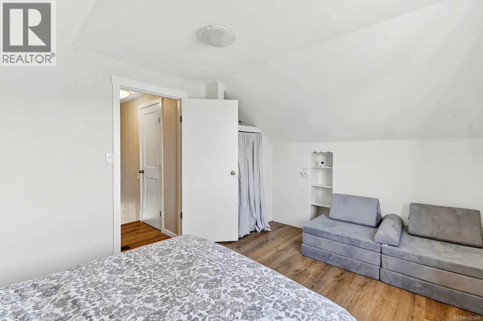 4703 STRATHERN ST - 20