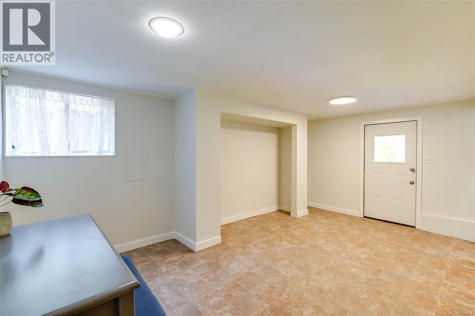 4703 STRATHERN ST - 26