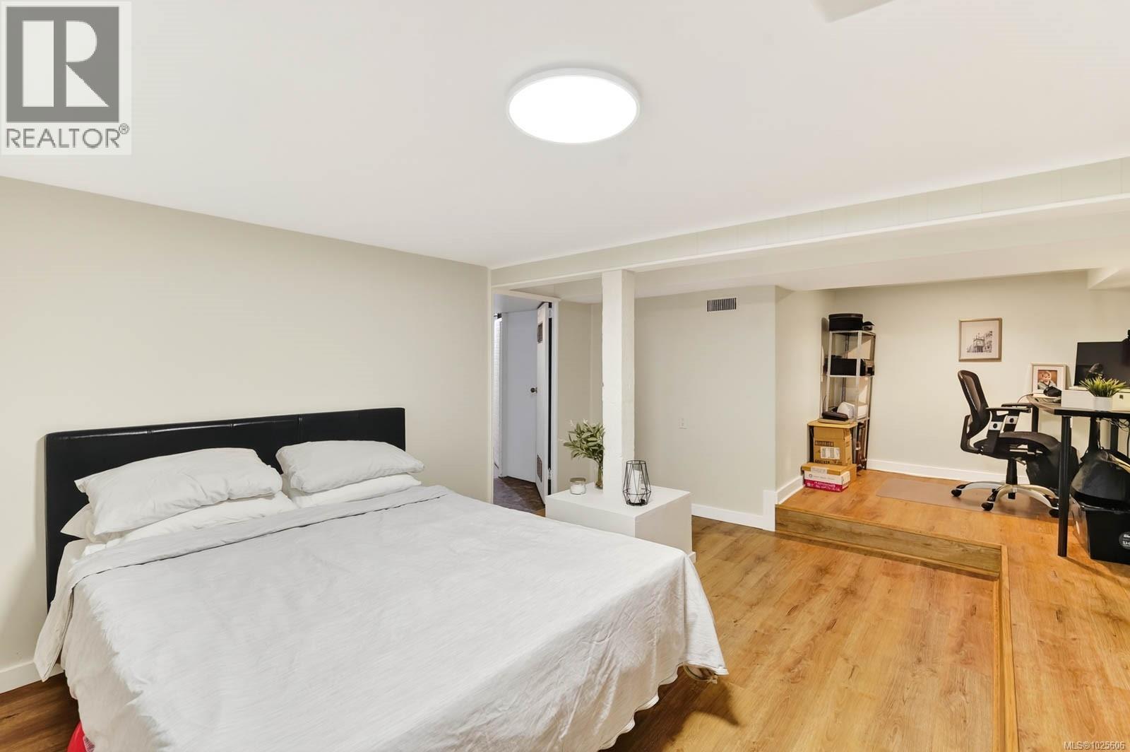 4703 STRATHERN ST - 33