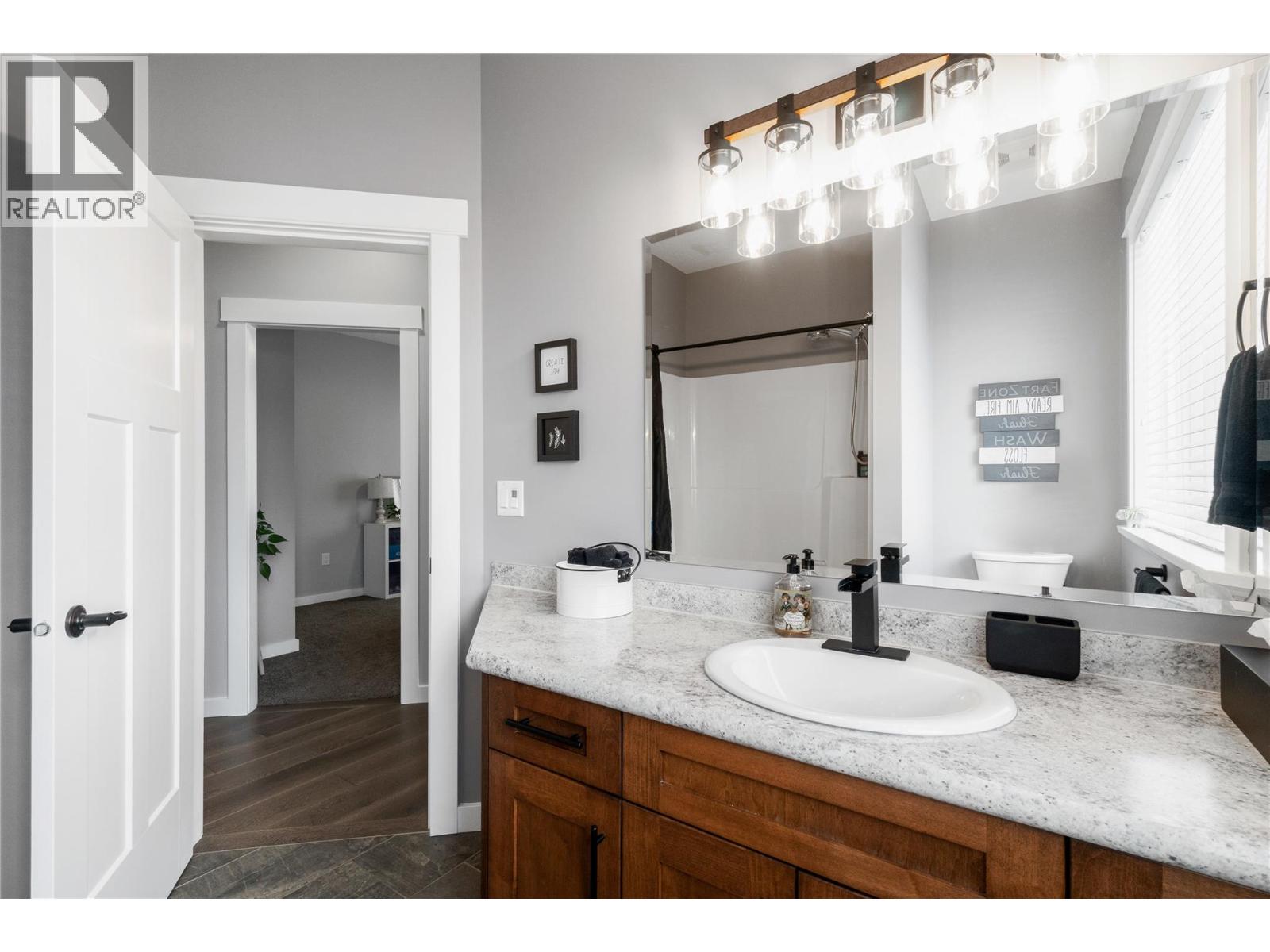  1120 24 Street Southeast, Salmon Arm