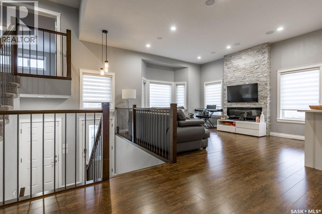 Single Family House Bi-level for Sale in  Kloppenburg TERRACE Saskatoon 