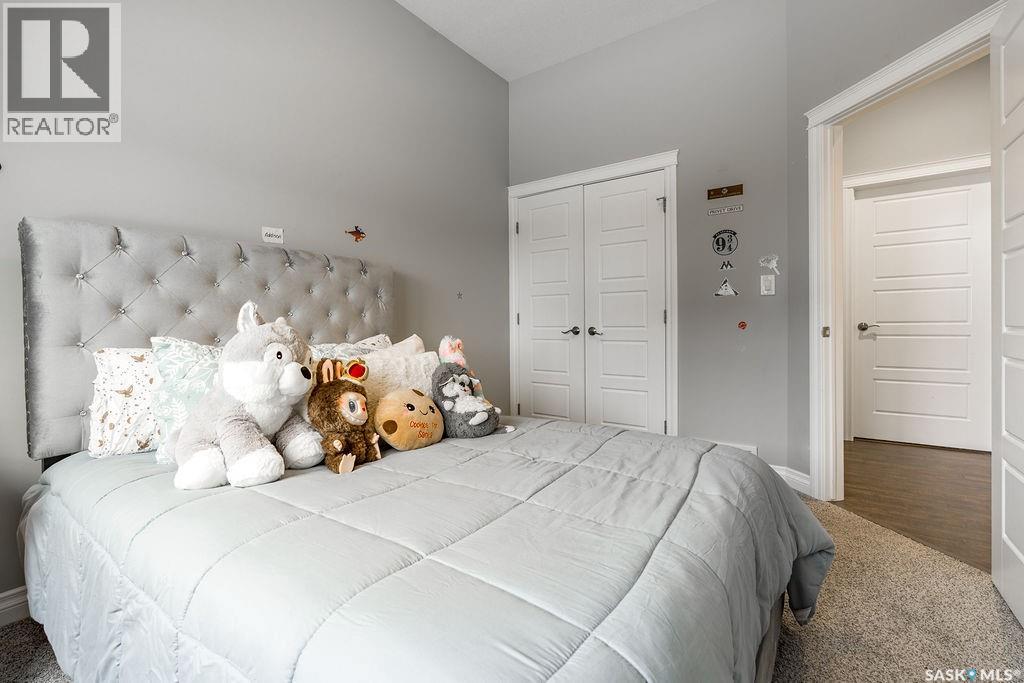 Single Family House Bi-level for Sale in  Kloppenburg TERRACE Saskatoon 