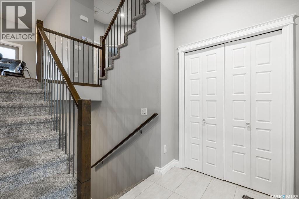 Single Family House Bi-level for Sale in  Kloppenburg TERRACE Saskatoon 