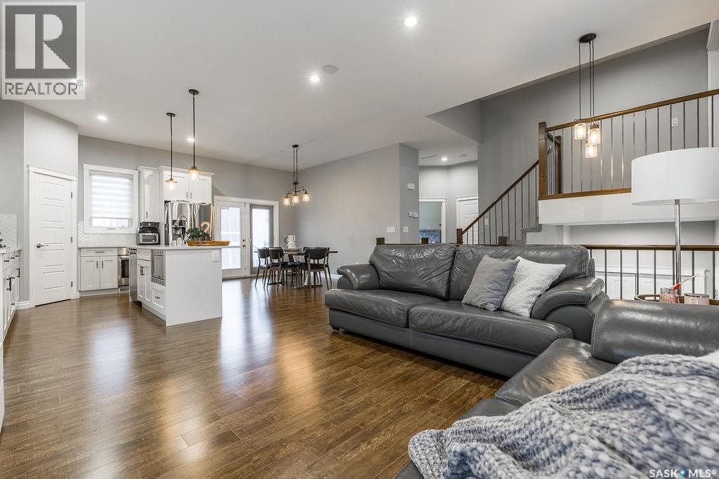 Single Family House Bi-level for Sale in  Kloppenburg TERRACE Saskatoon 