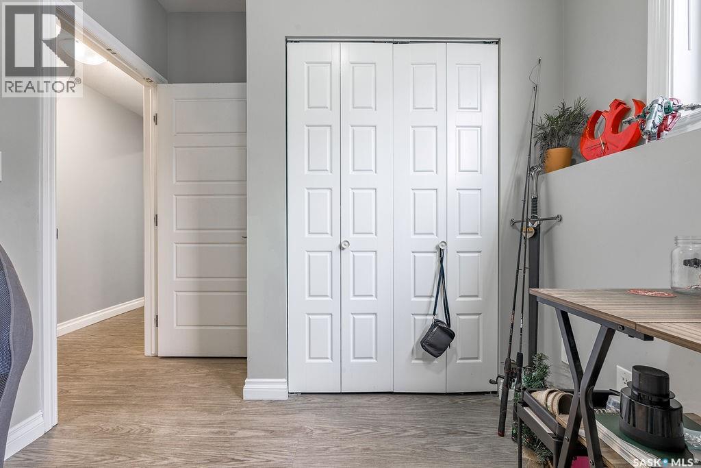 Single Family House Bi-level for Sale in  Kloppenburg TERRACE Saskatoon 