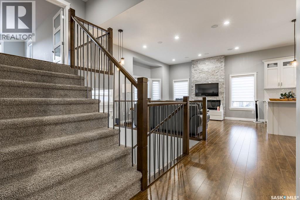 Single Family House Bi-level for Sale in  Kloppenburg TERRACE Saskatoon 