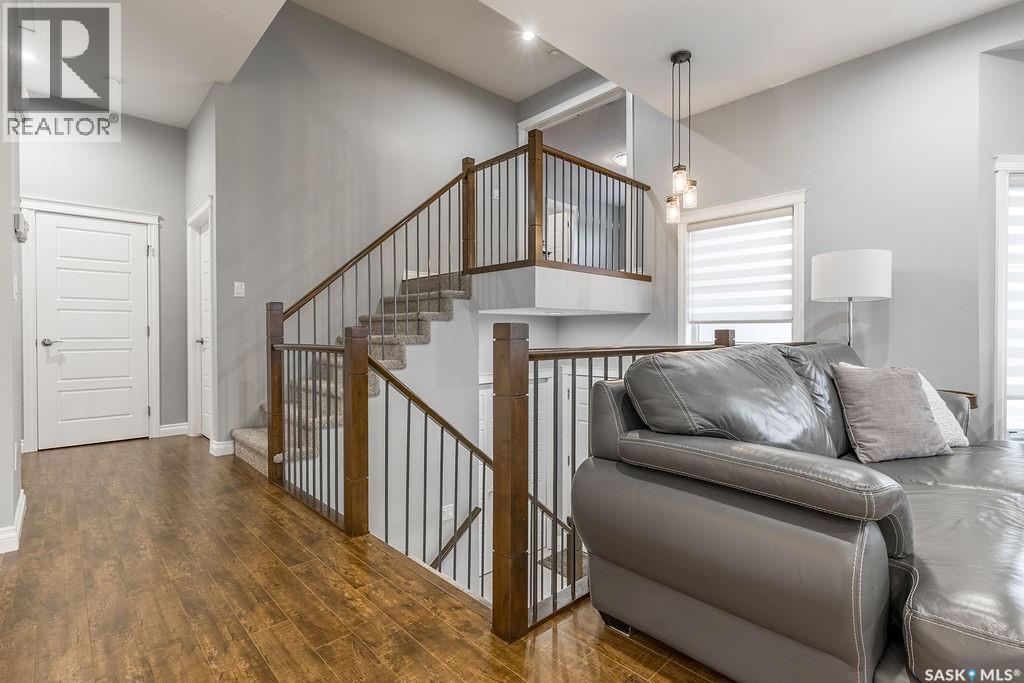 Single Family House Bi-level for Sale in  Kloppenburg TERRACE Saskatoon 