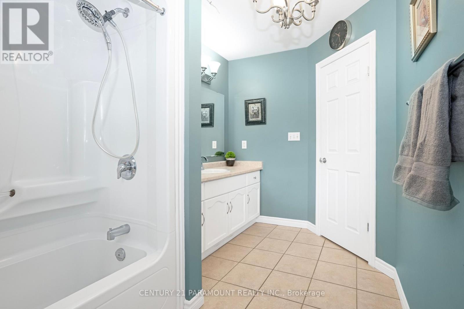 109 HAMPSON CRESCENT - 23