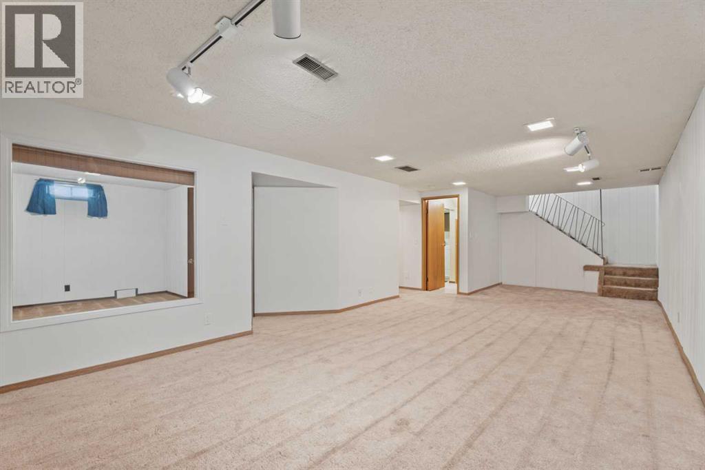 Single Family House Bungalow for Sale in  Van Horne Crescent NE Vista Heights Calgary 