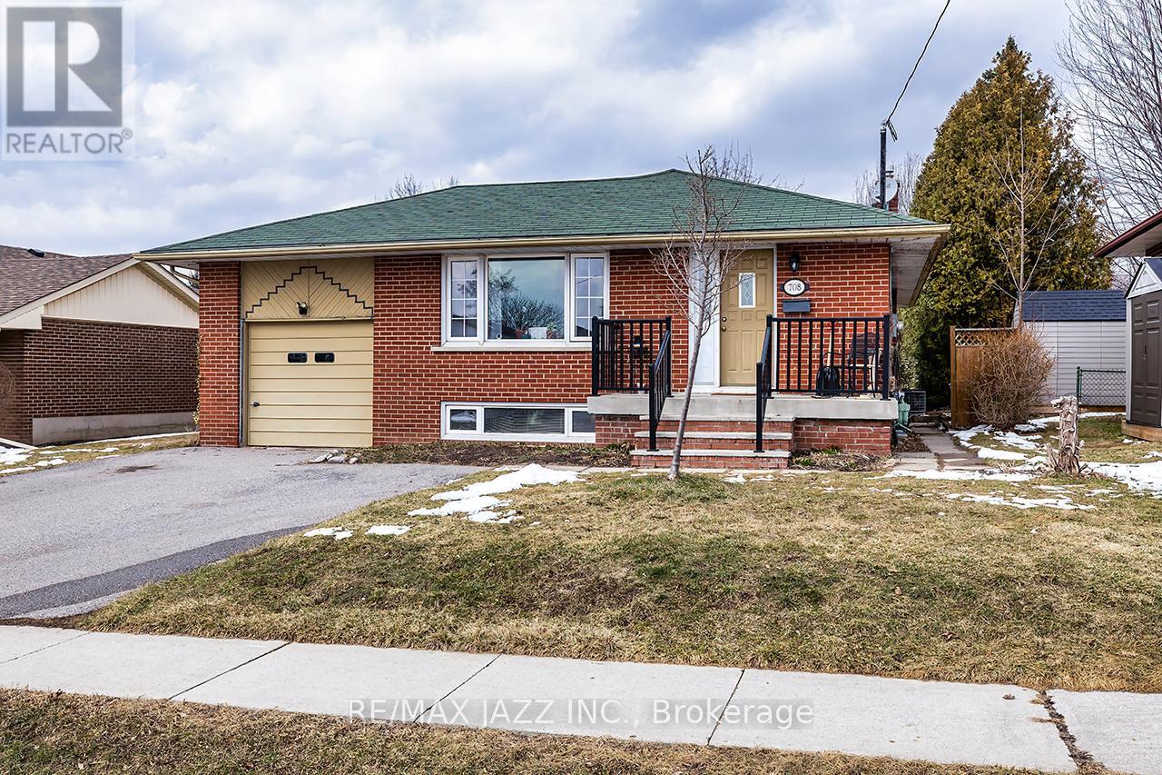#2 - 708 NEWMAN CRESCENT