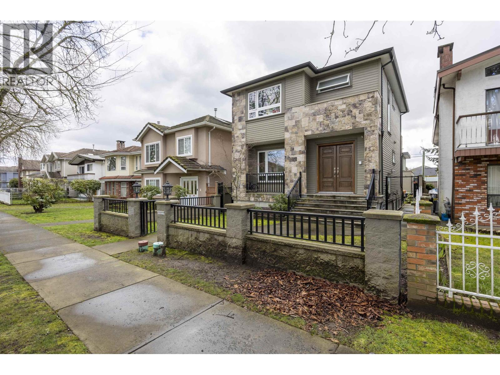 2118 WAVERLEY Avenue - photo 2