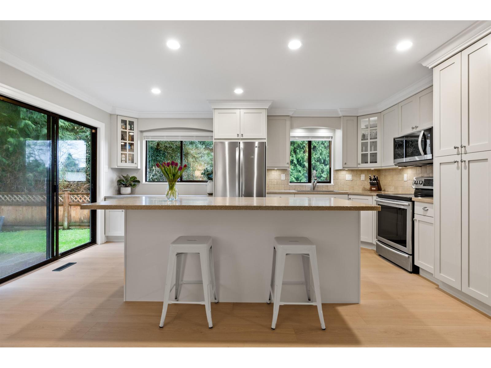 14304 18 Avenue - photo 2