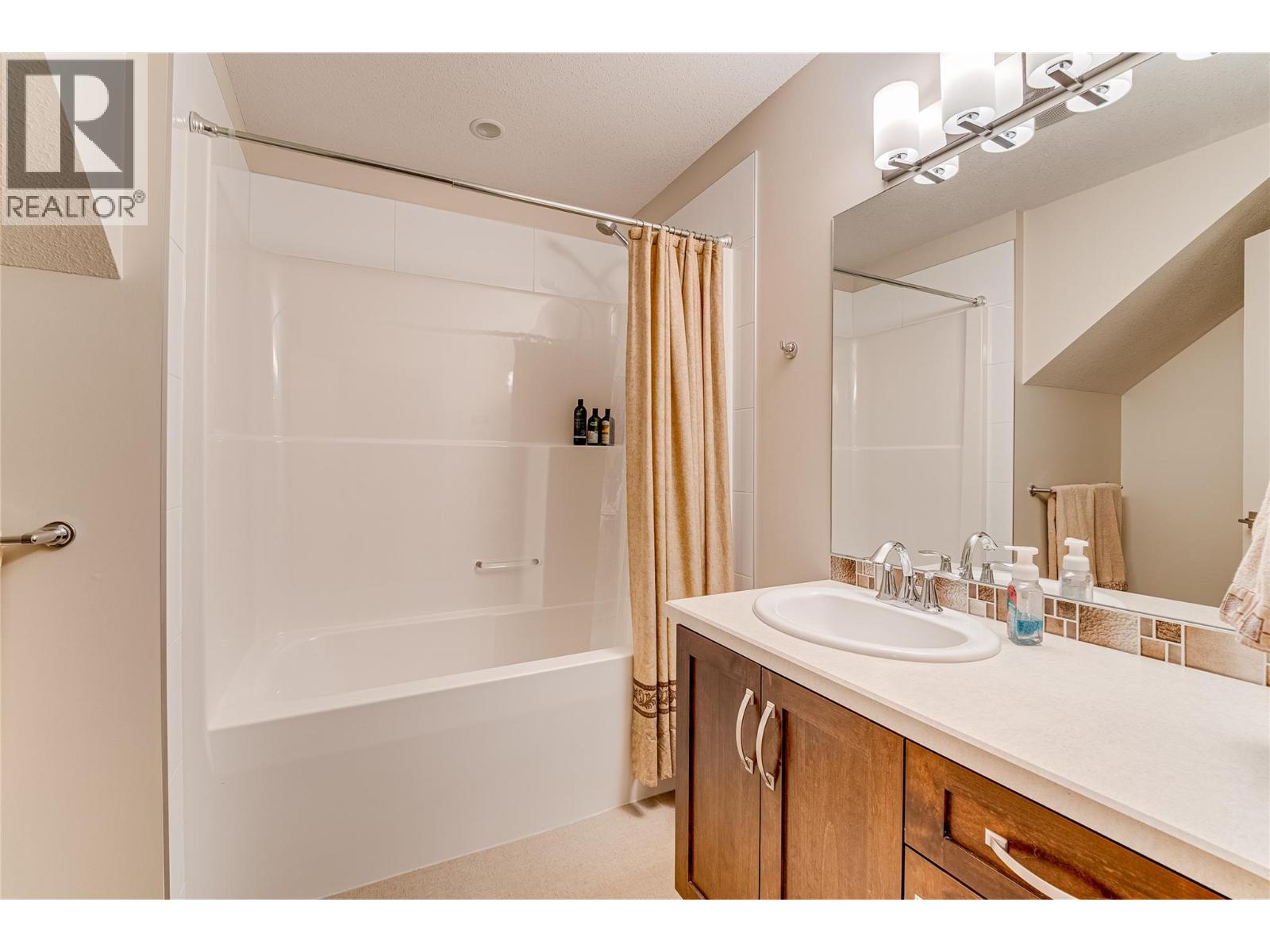 270 Grouse Avenue, Vernon