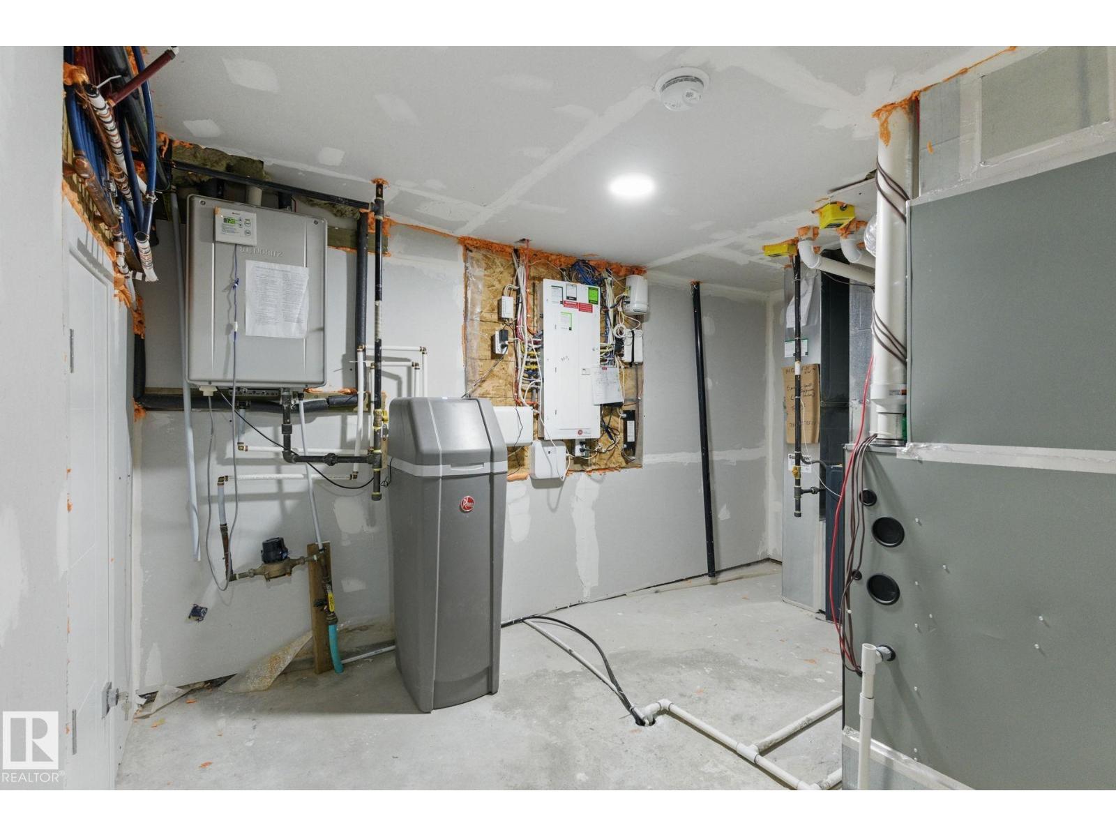 1412 25 ST NW - 33