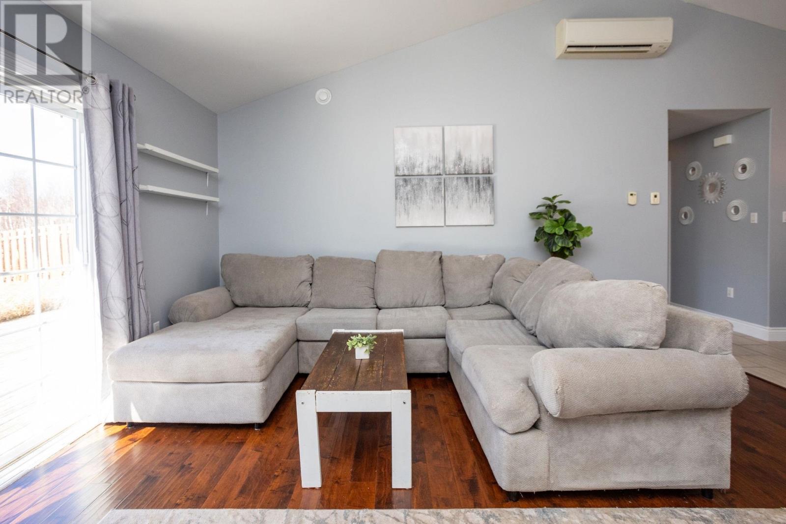 36 CAMDEN COURT - 13