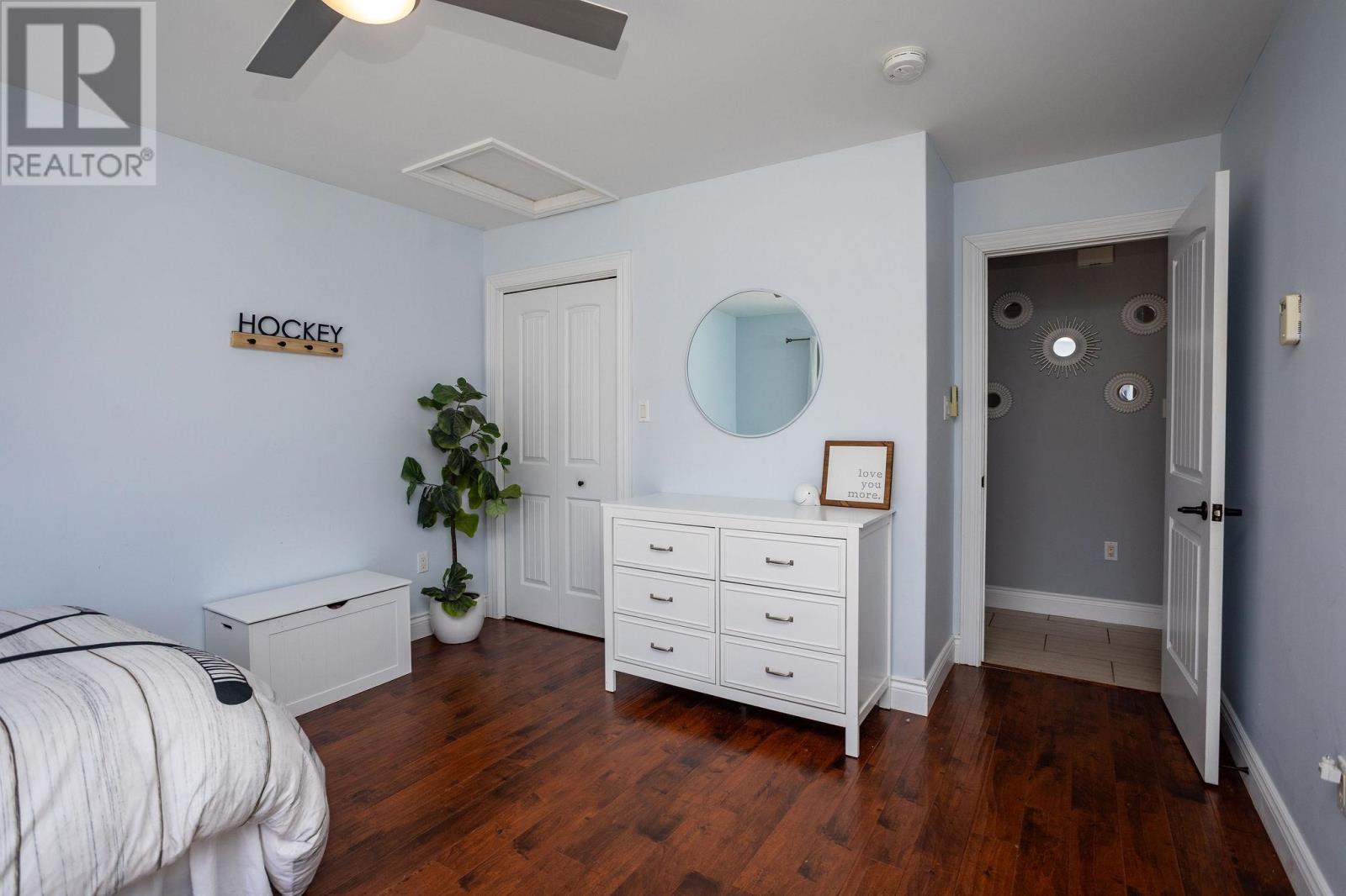 36 CAMDEN COURT - 19