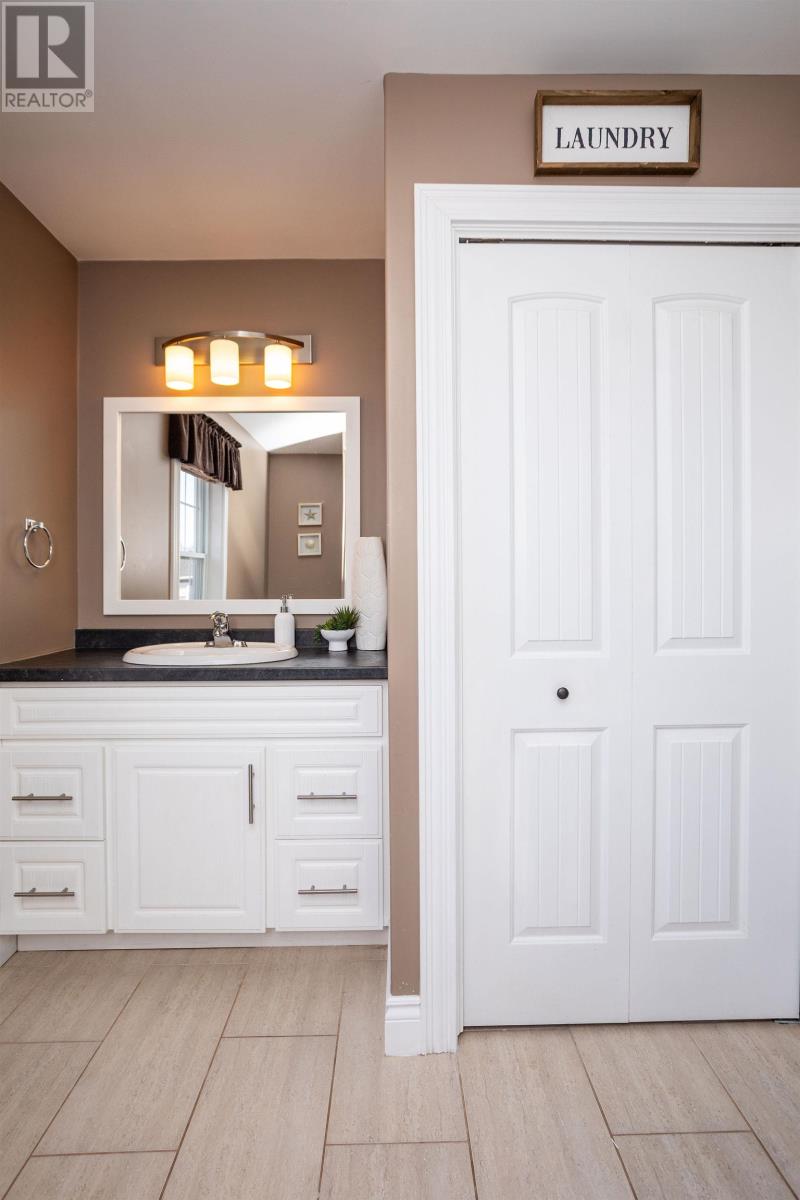 36 CAMDEN COURT - 20