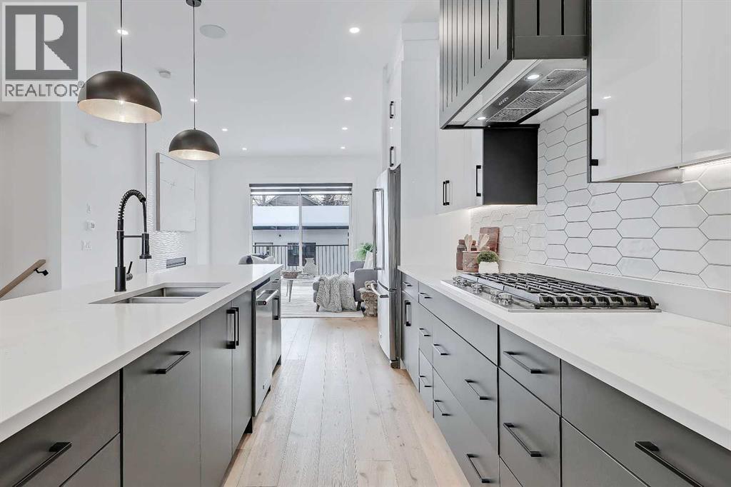 Single Family House for Sale in   Avenue SW Windsor Park Calgary 