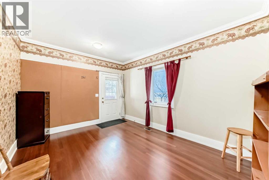 Single Family House for Sale in   Street NW Hillhurst Calgary 