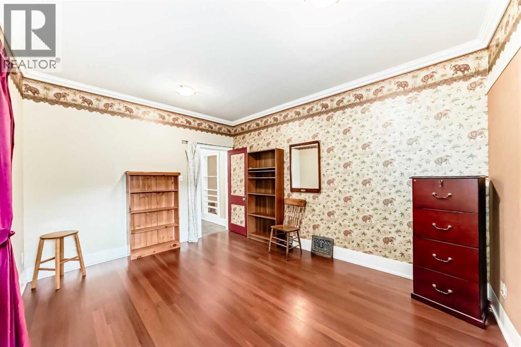 Single Family House for Sale in   Street NW Hillhurst Calgary 