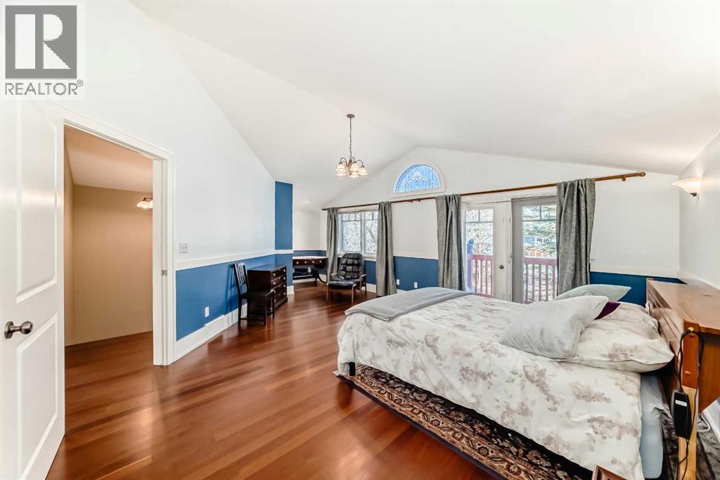 Single Family House for Sale in   Street NW Hillhurst Calgary 