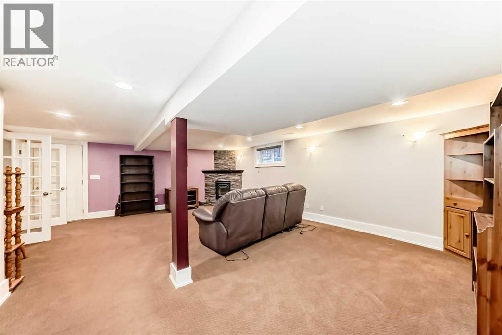 Single Family House for Sale in   Street NW Hillhurst Calgary 