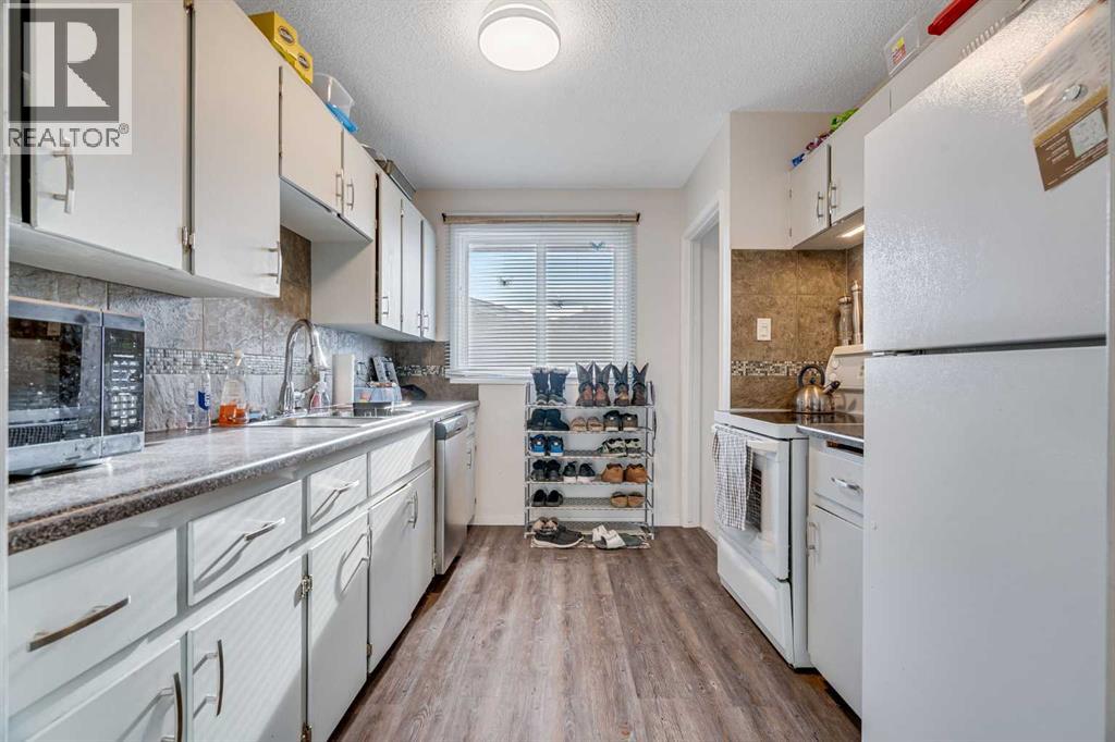 Multi-family House Bi-level for Sale in  &   Street SE Ogden Calgary 