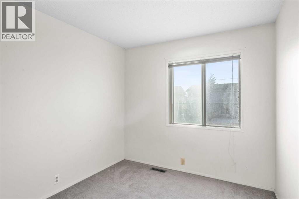 Single Family House for Sale in  Castlebrook Way NE Castleridge Calgary 