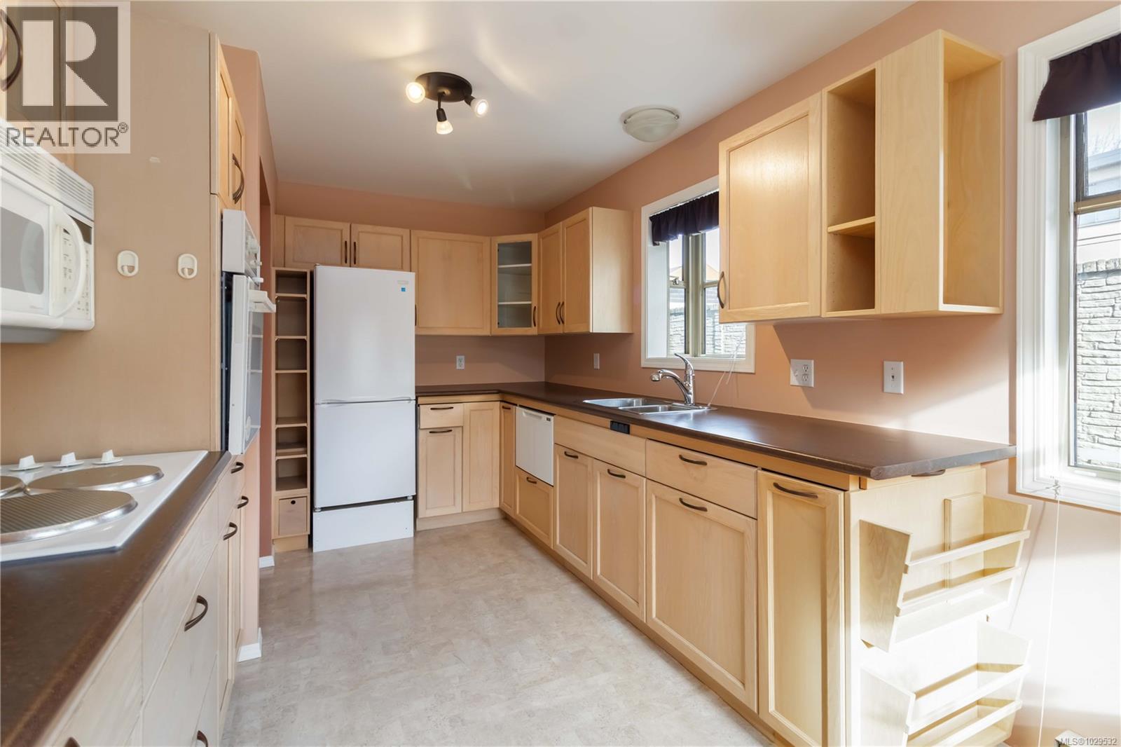 #7 1060 Sutlej St - 5