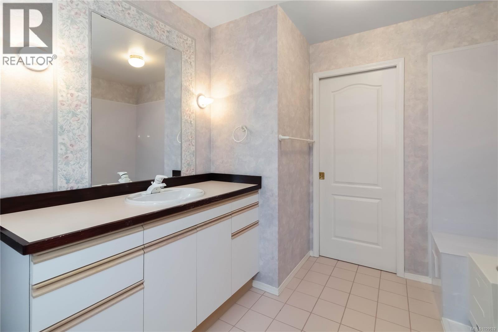 #7 1060 Sutlej St - 29