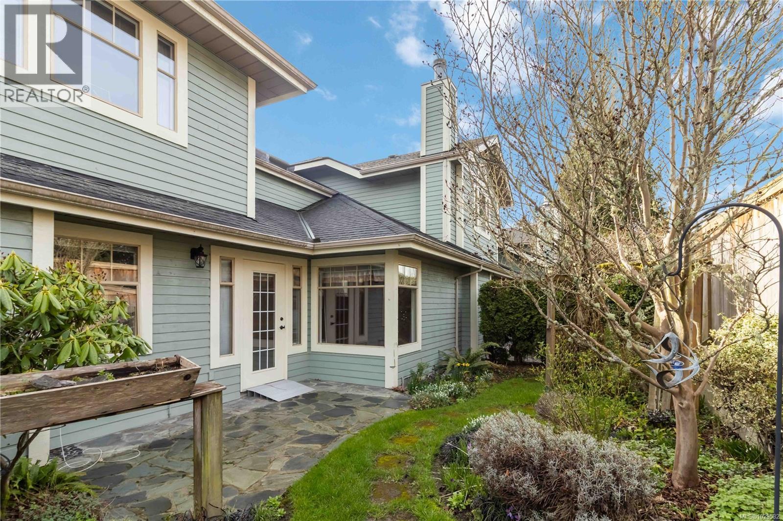 #7 1060 Sutlej St - 38
