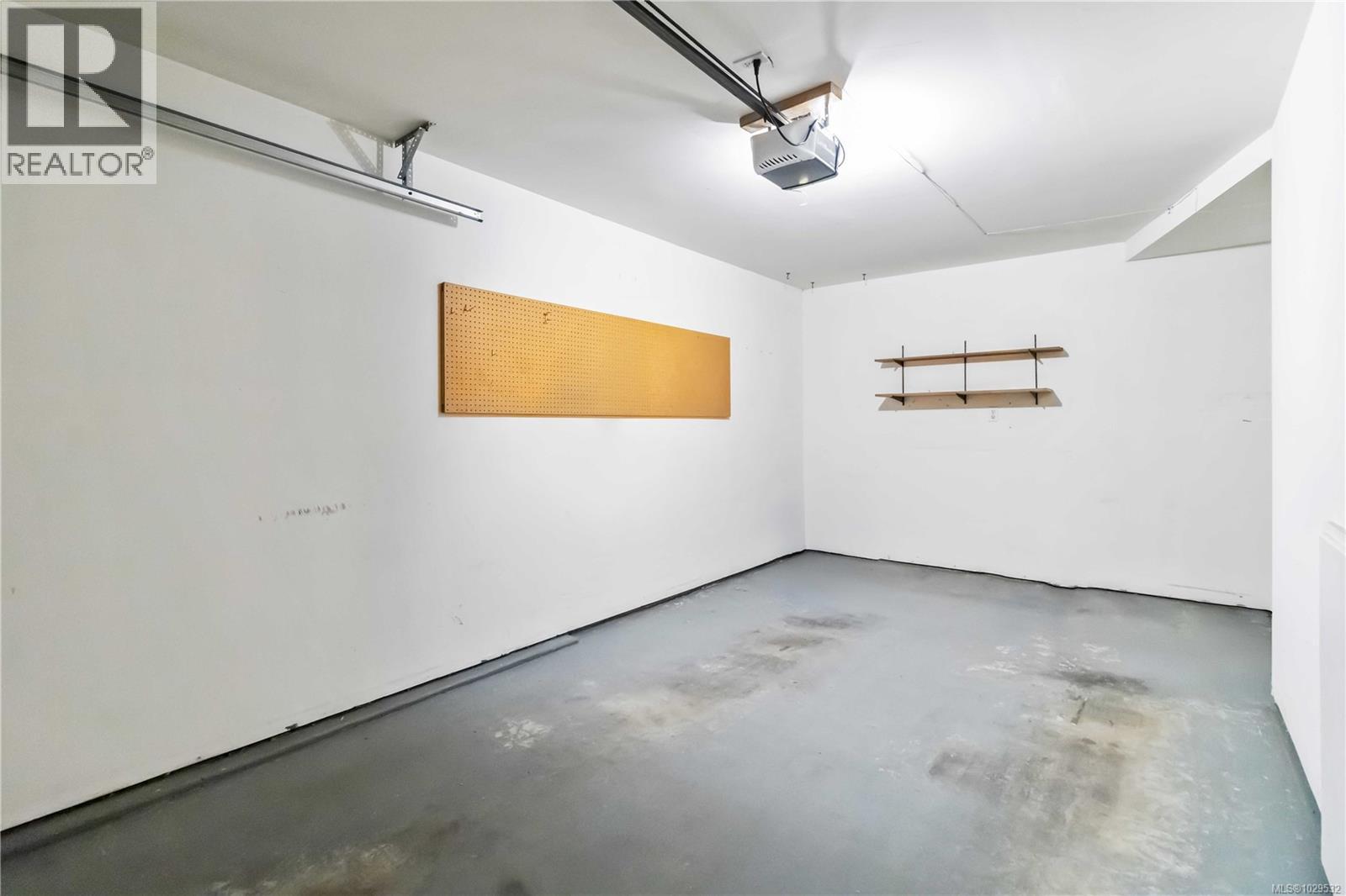 #7 1060 Sutlej St - 35