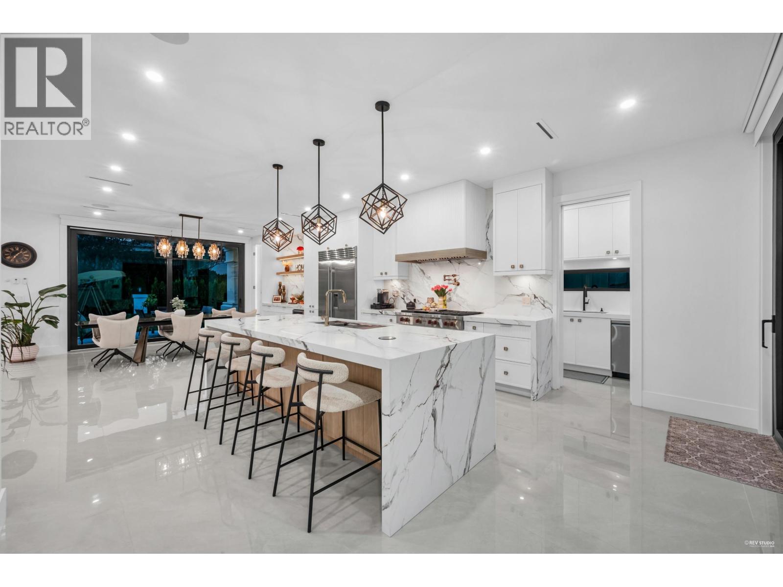 1390 SUTHERLAND AVENUE, North Vancouver