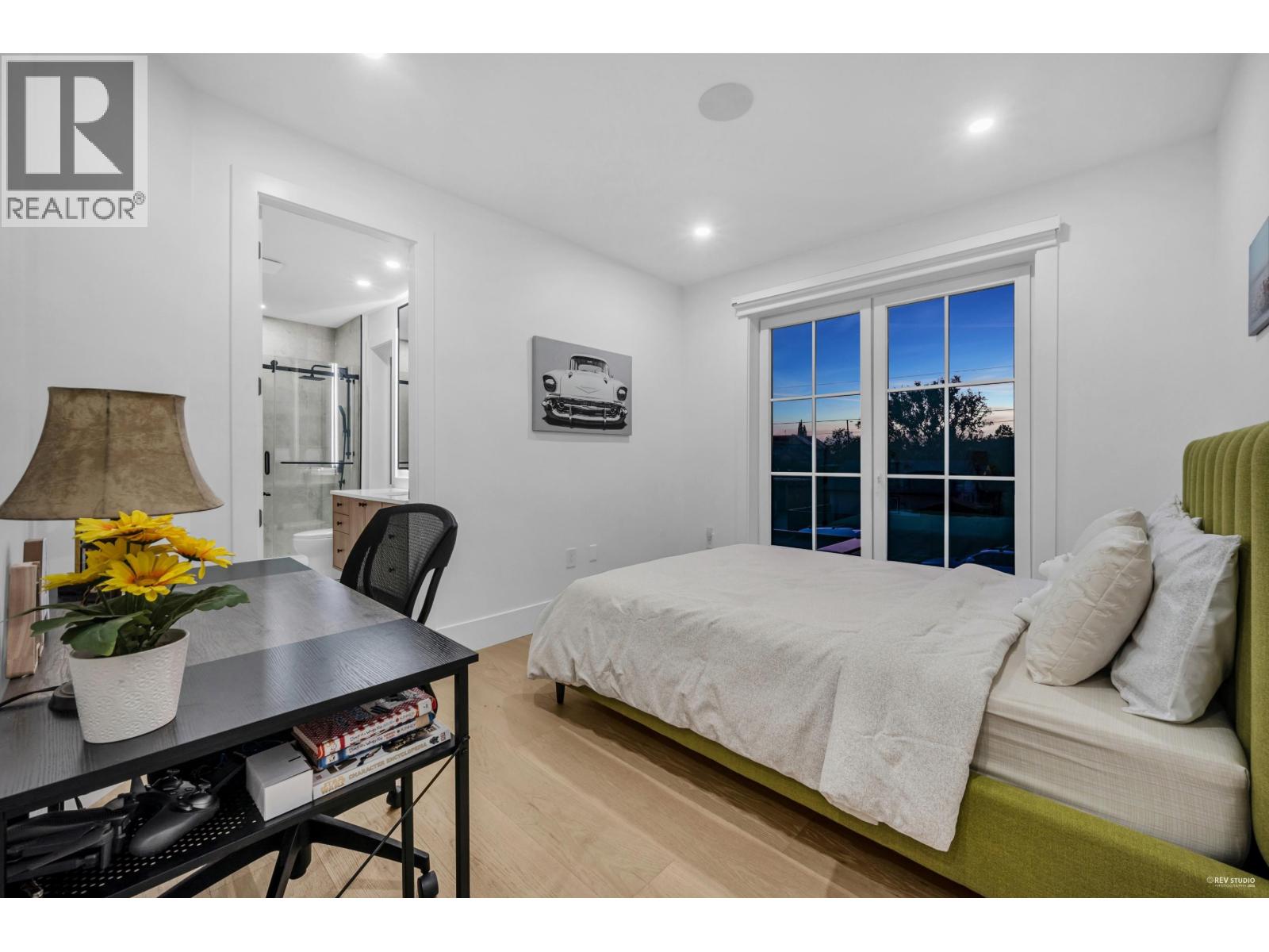 1390 SUTHERLAND AVENUE, North Vancouver