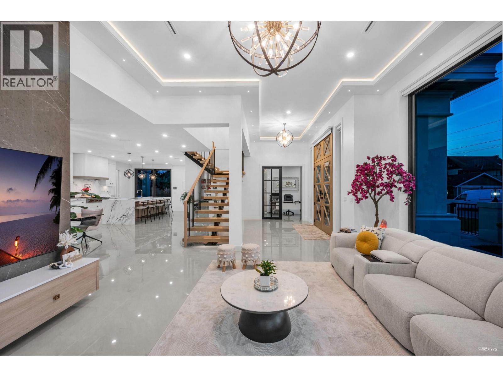 1390 SUTHERLAND AVENUE, North Vancouver