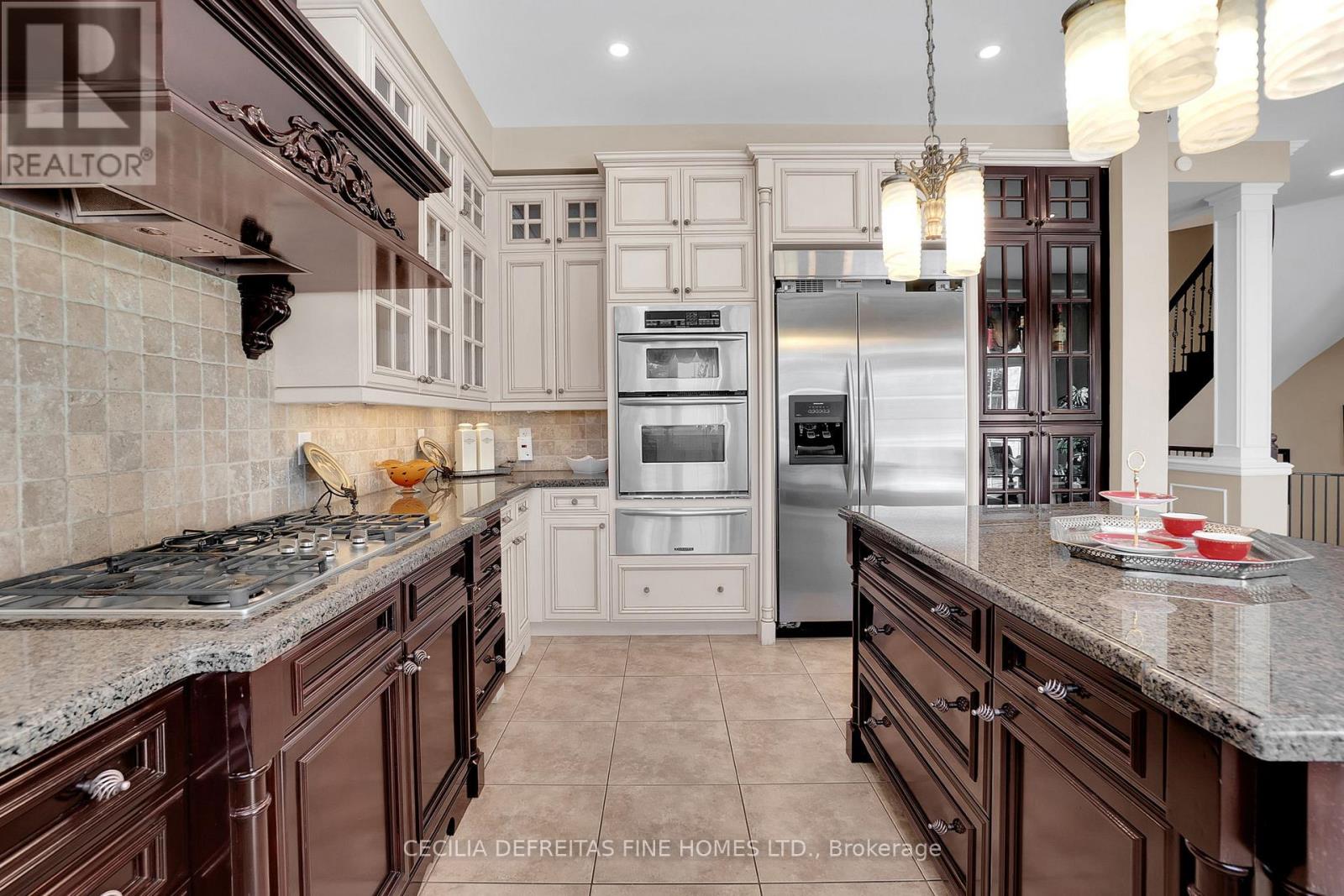 11 BEAUVISTA COURT - 12