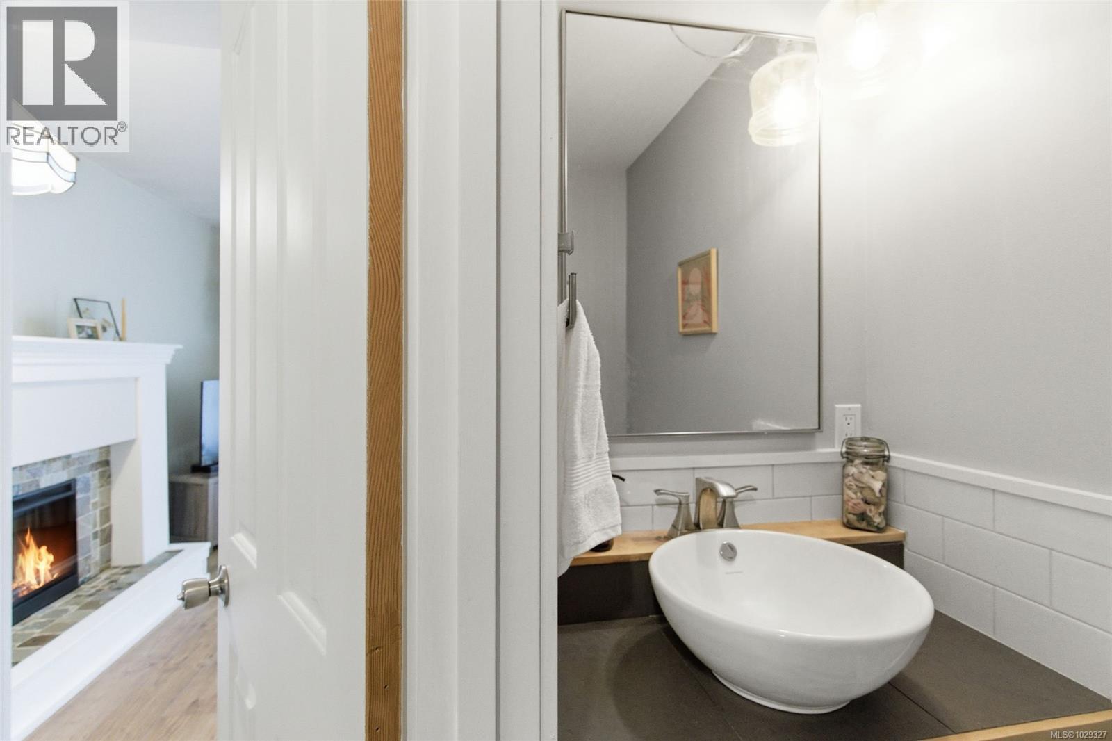 2517 ROSSTOWN RD - 21