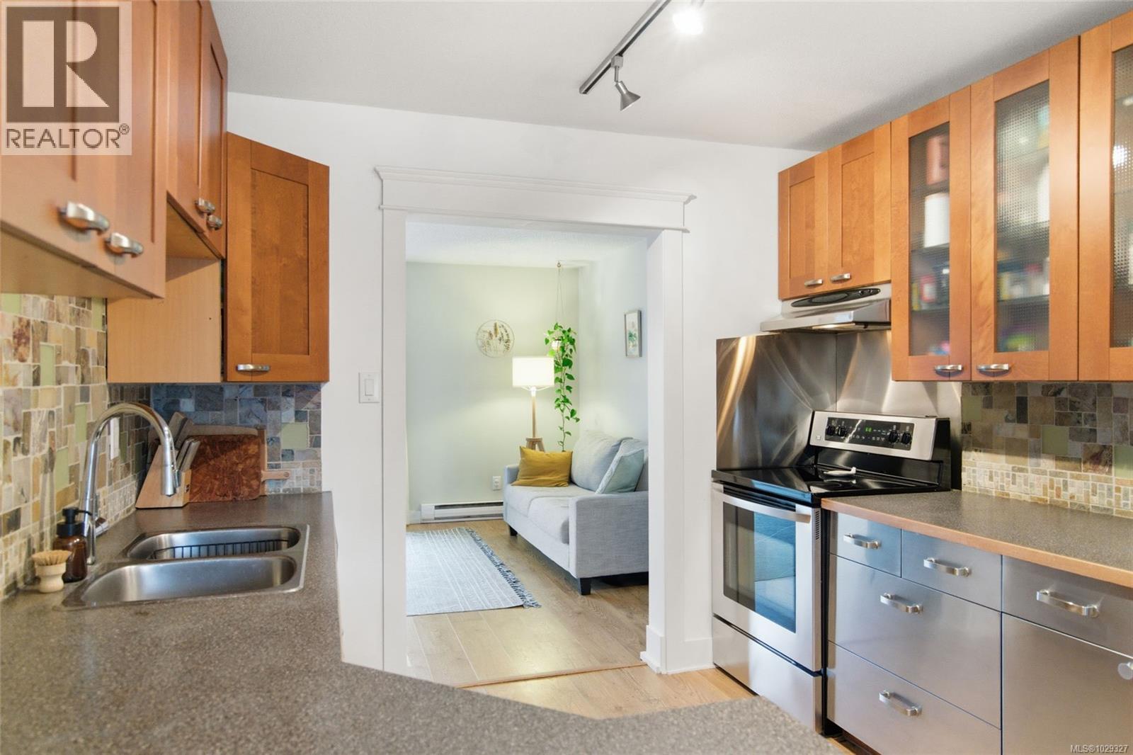 2517 ROSSTOWN RD - 11