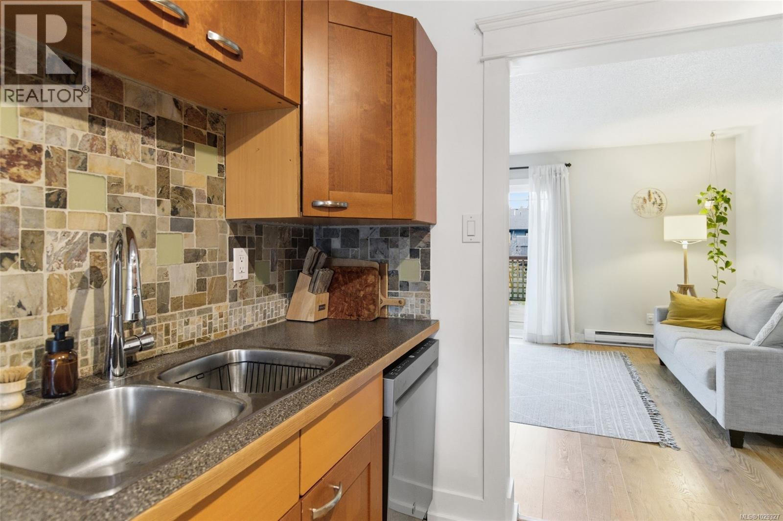 2517 ROSSTOWN RD - 10