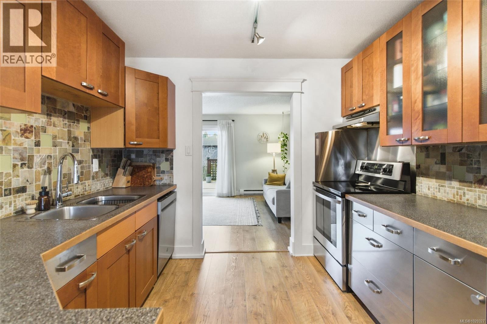 2517 ROSSTOWN RD - 9