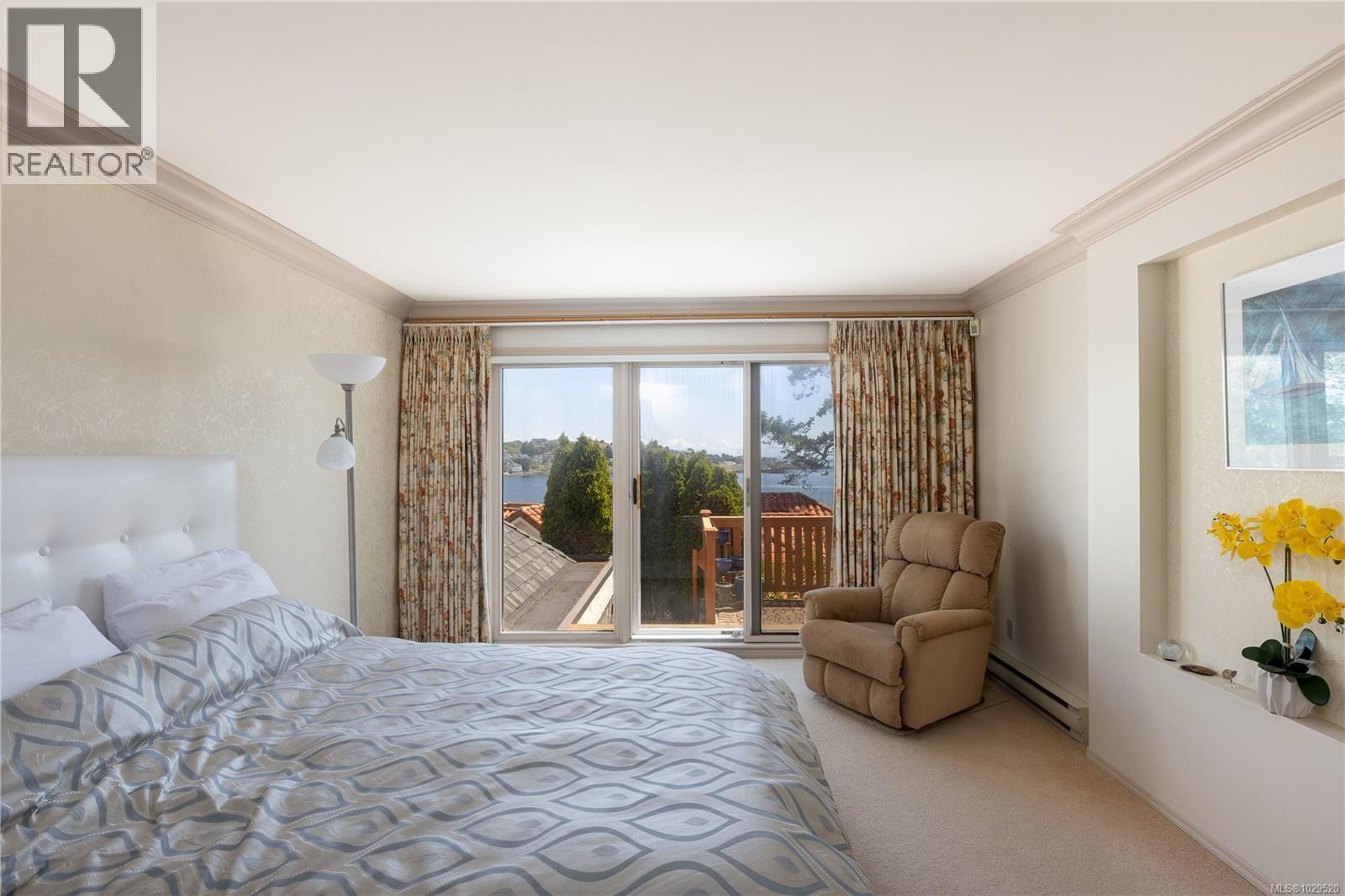  335 King George Terrace, Oak Bay