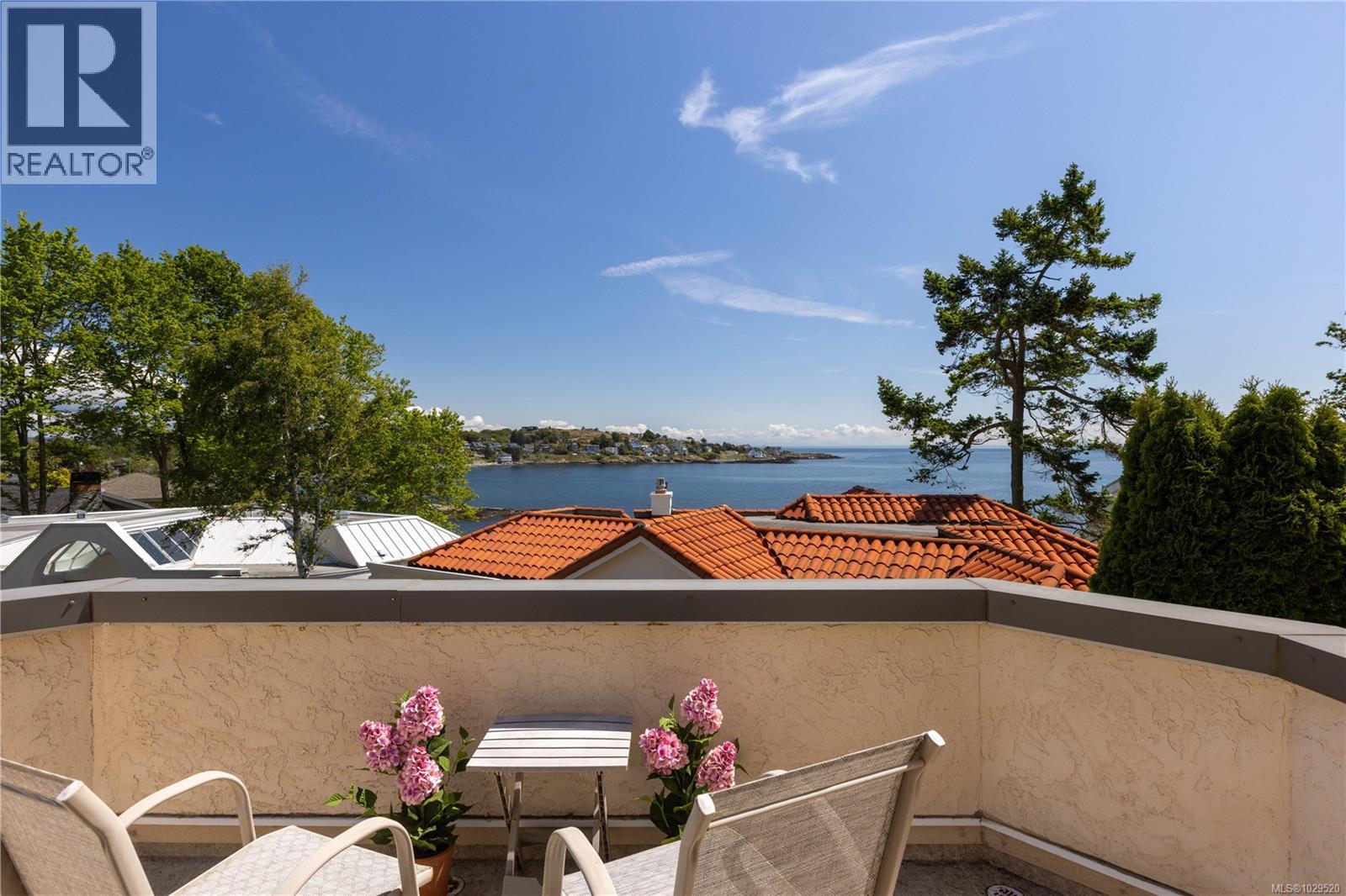  335 King George Terrace, Oak Bay