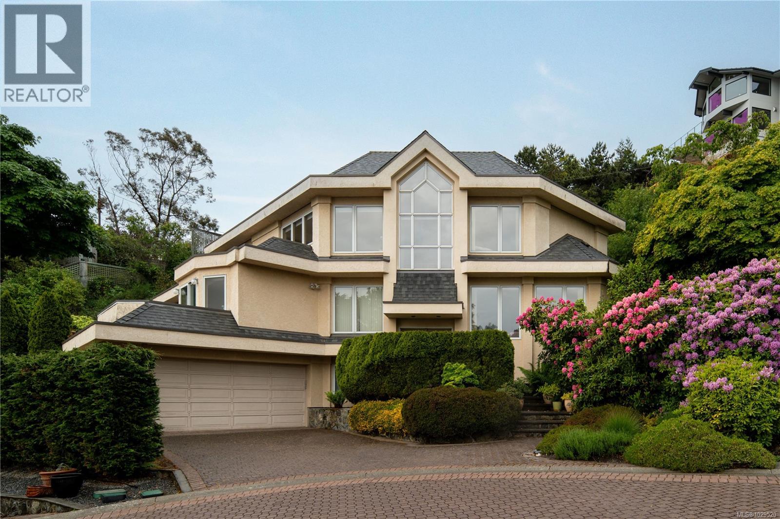  335 King George Terrace, Oak Bay