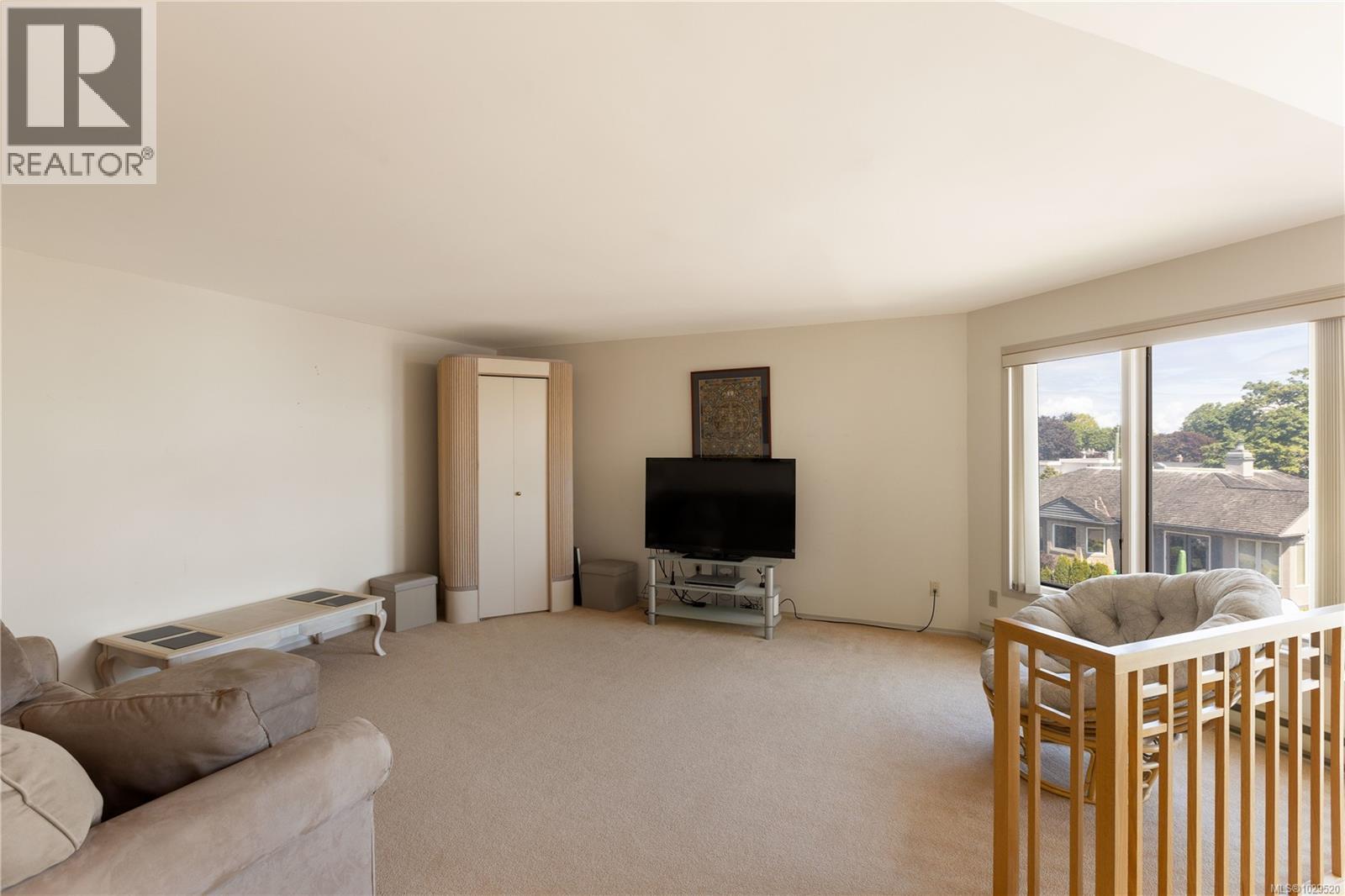  335 King George Terrace, Oak Bay