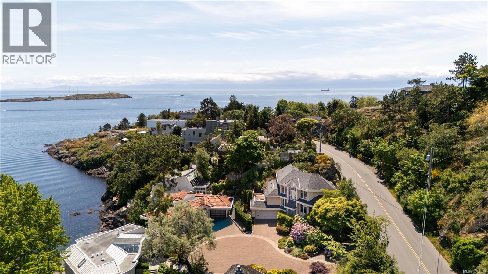  335 King George Terrace, Oak Bay