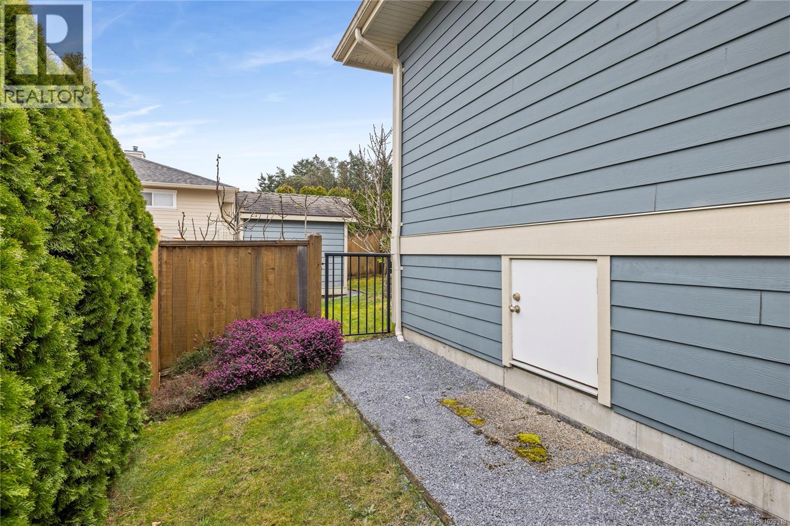 6538 HARRIER RD - 40