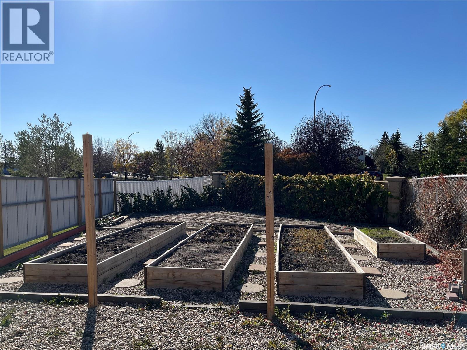 Single Family House 2 Level for Sale in  Wimbledon BAY Regina 