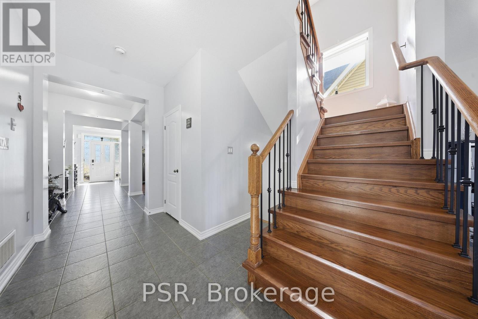 24 BURGESS CRESCENT - 19
