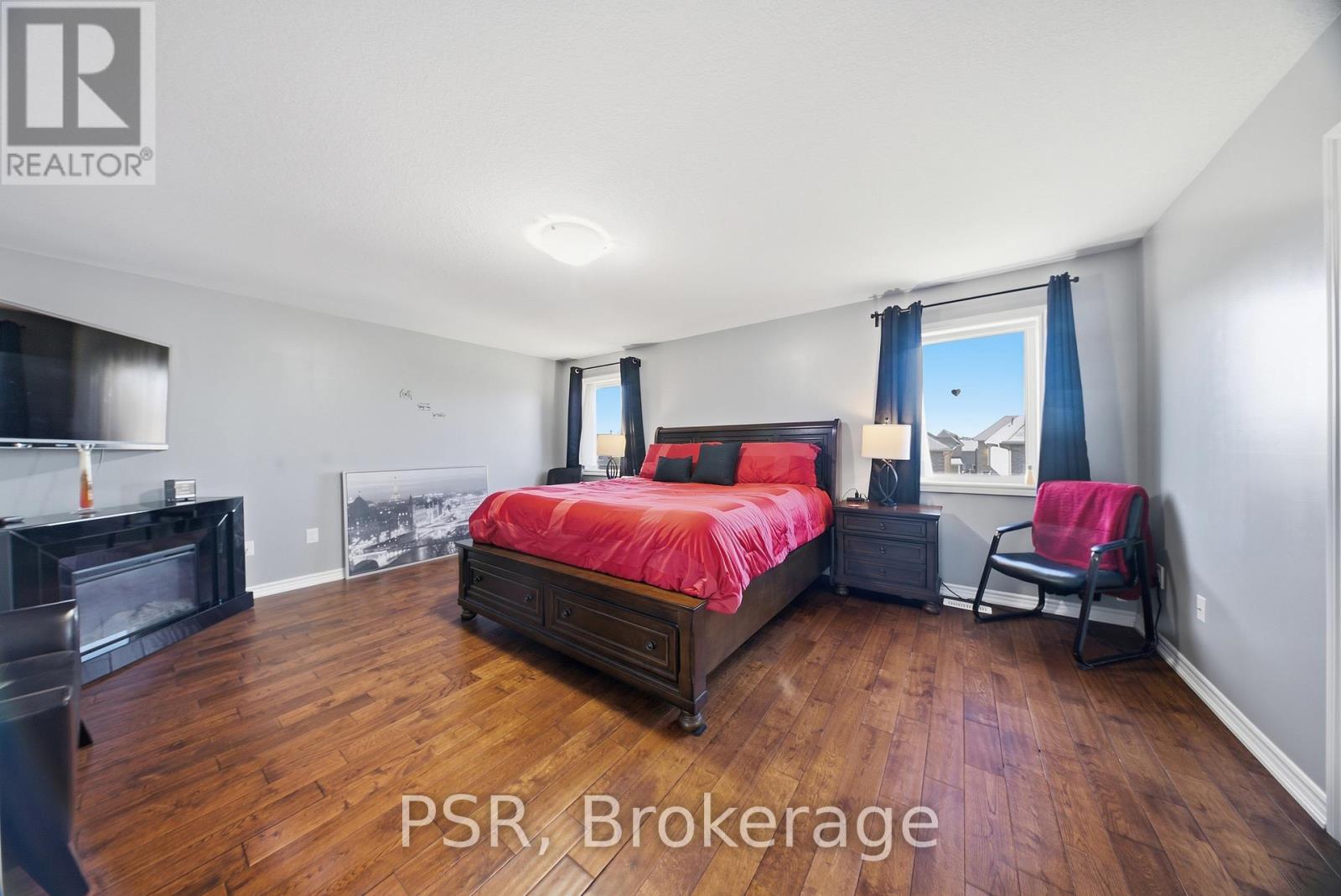 24 BURGESS CRESCENT - 22